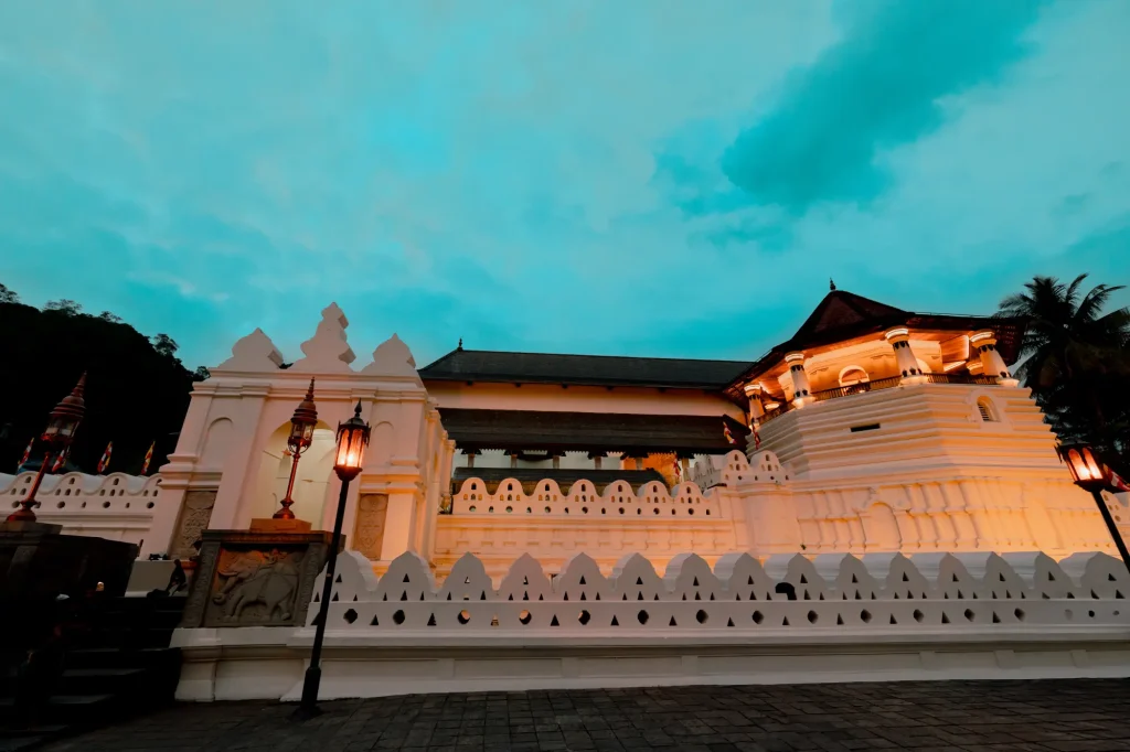 night view of the temple of the sacred tooth relic in kandy.